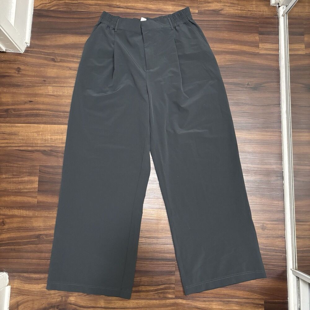 ALO Yoga Wide-Leg Pants in Charcoal Gray